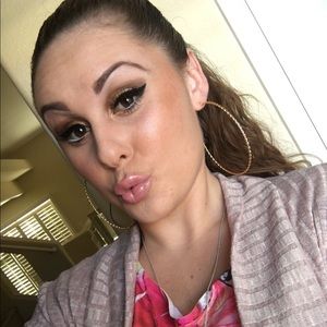 Meet your Posher, Jeanette